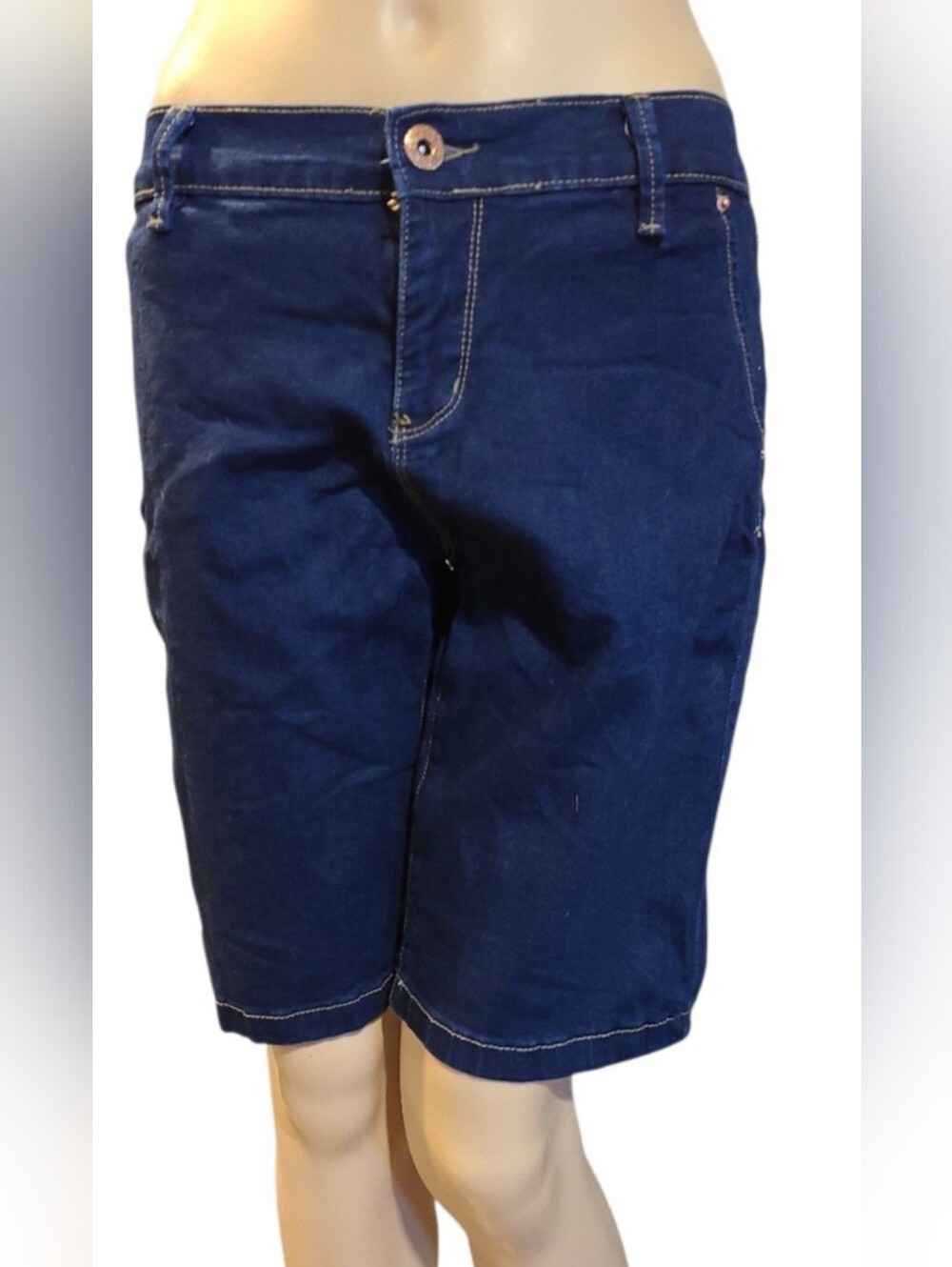 Signature Studios Bermuda SHORTS